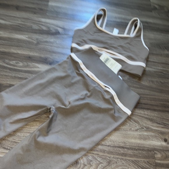 NWT Fabletics  set high waisted sculpt knit cut out back legging and sport bra - Picture 8 of 9